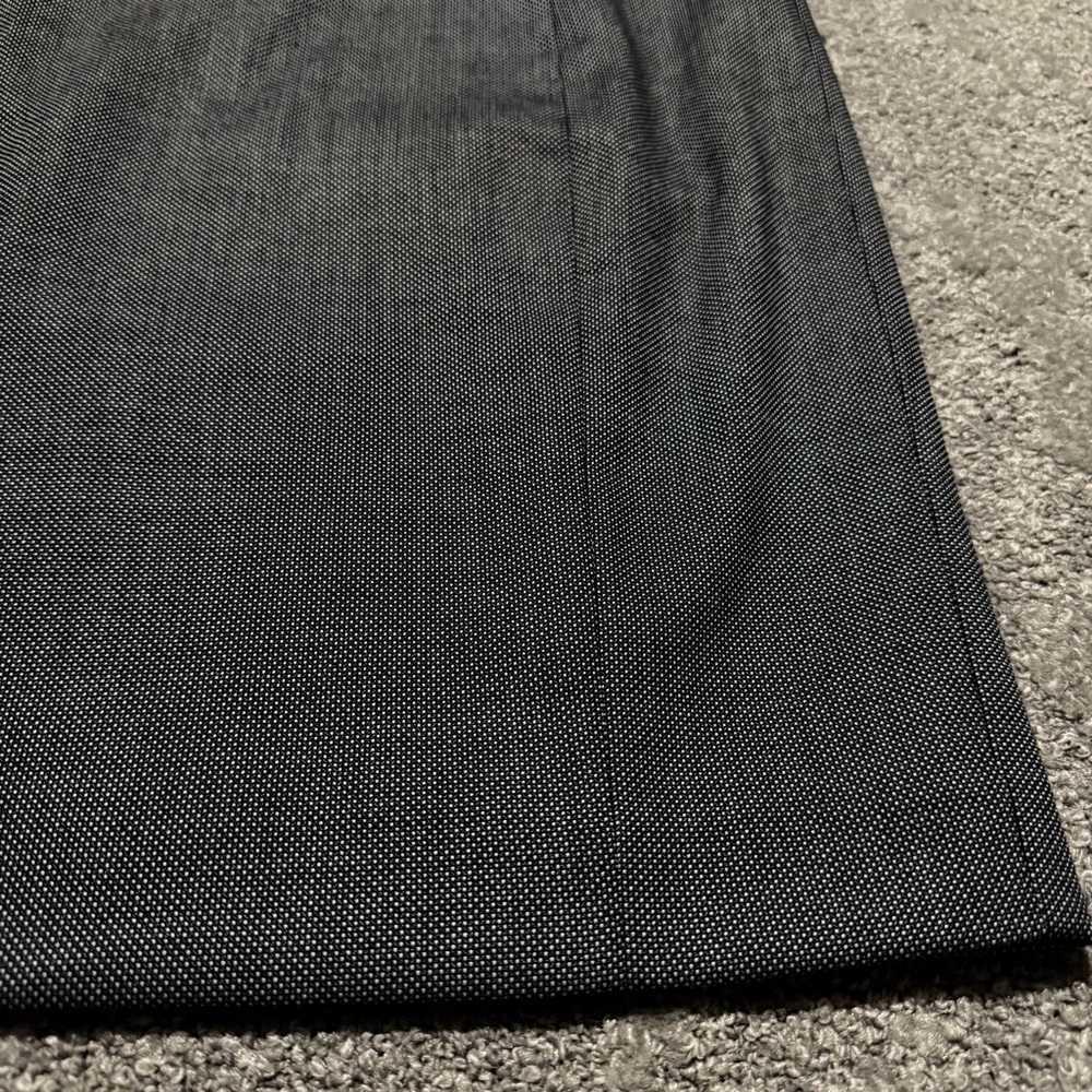 Express polyester gray skirt in mini to mid length great details and material 6 - Picture 4 of 8